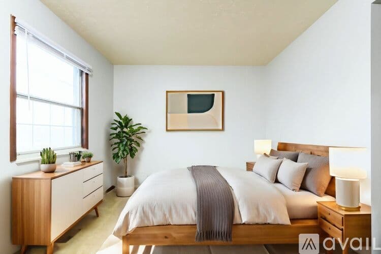 Woodburn Apartment: 22156 Maple Ct
