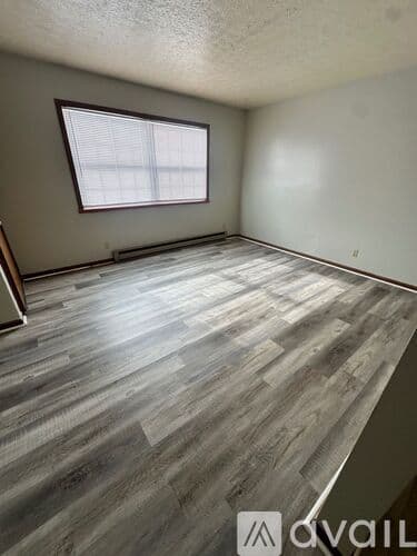 Woodburn Apartment: 22156 Maple Ct