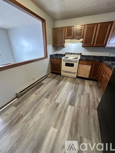 Woodburn Apartment: 22156 Maple Ct