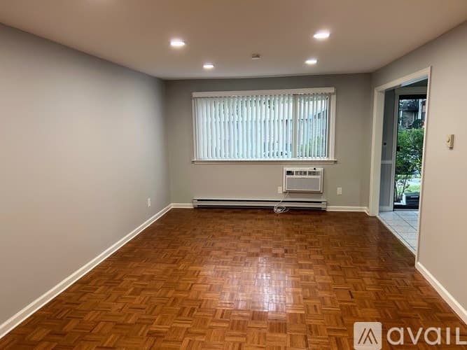 Bridgeport Condo: 164 Kennedy Drive
