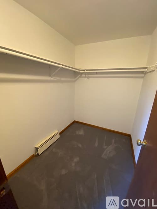 Salem Townhome: 14 Clare Lane
