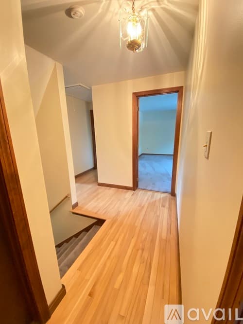 Salem Townhome: 14 Clare Lane