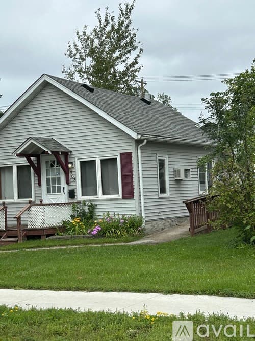 Bemidji House: 708 Mississippi Ave NW