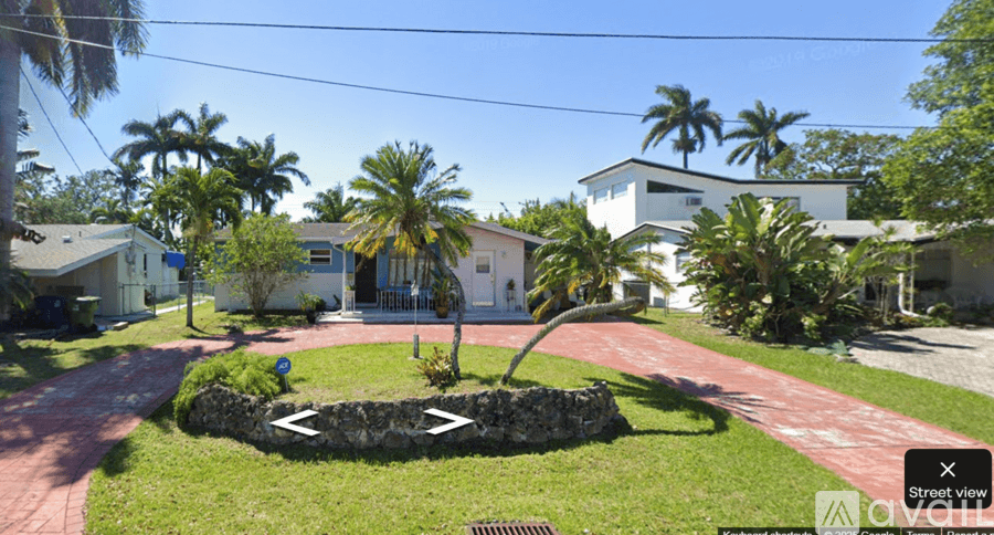 Hallandale Beach House: 305 Southwest 8th Street