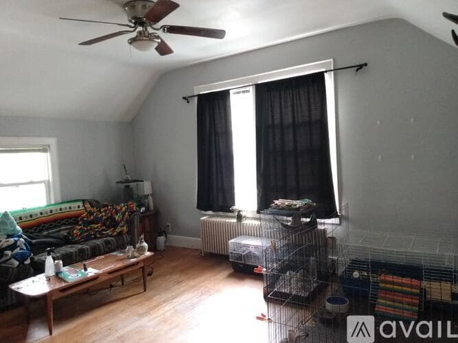 Mankato Apartment: 112 S 5th St