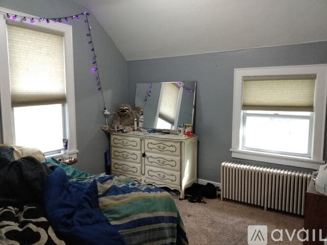 Mankato Apartment: 112 S 5th St