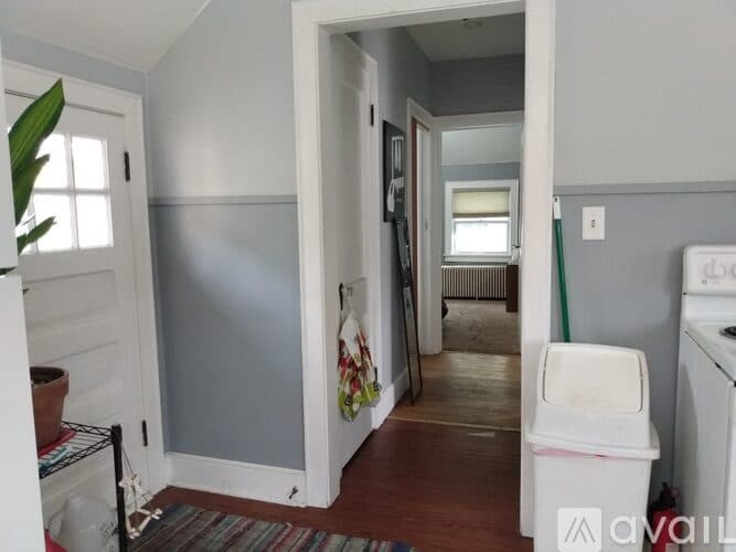 Mankato Apartment: 112 S 5th St