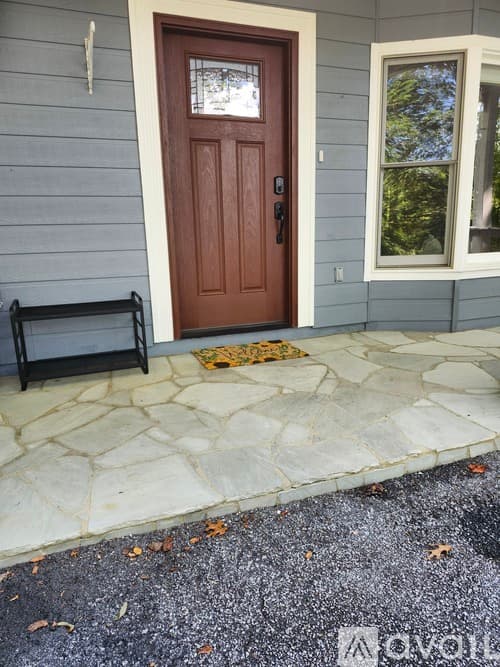 Clayton House: 524 Stornoway Dr