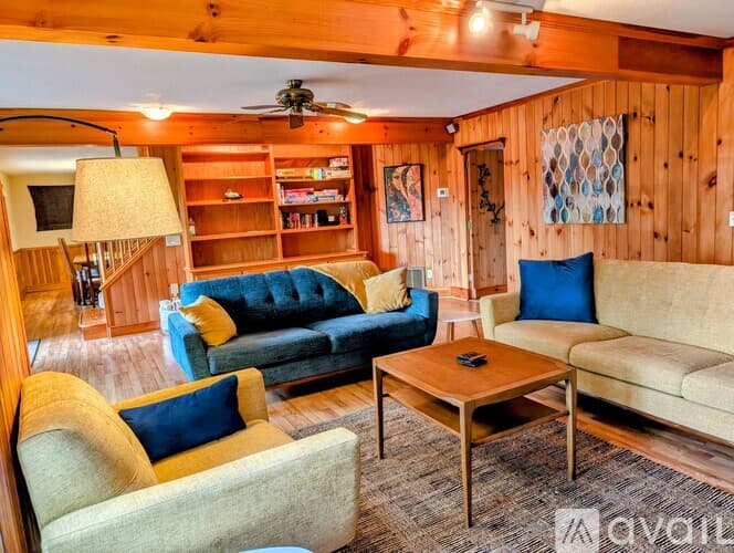 Clayton House: 524 Stornoway Dr