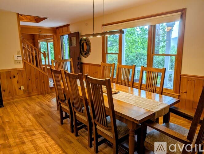 Clayton House: 524 Stornoway Dr
