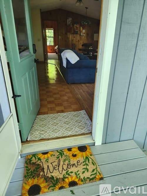 Clayton House: 524 Stornoway Dr
