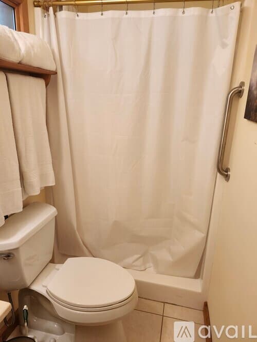 Clayton House: 524 Stornoway Dr