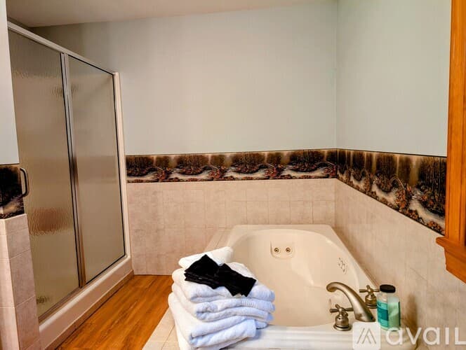 Clayton House: 524 Stornoway Dr