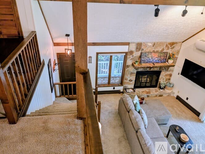 Dillard House: 26 Buttermilk Cir