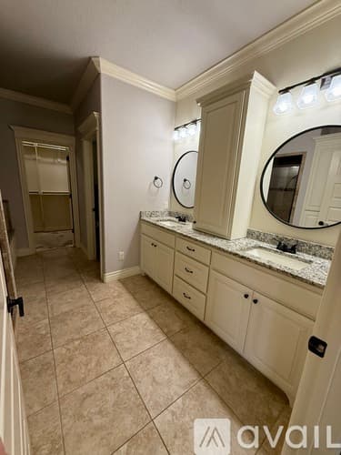 Cave Springs House: 5804 South 66th Street