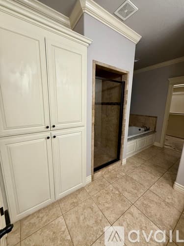 Cave Springs House: 5804 South 66th Street