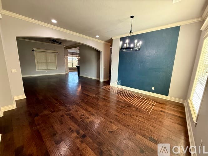 Cave Springs House: 5804 South 66th Street