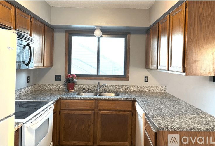 Eden Prairie House: 12333 Travois Rd