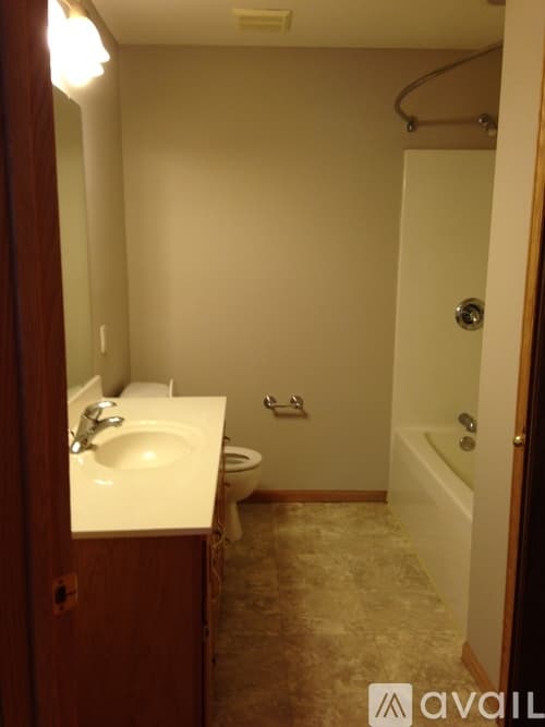 North Mankato Townhome: 2106 Linden Trail