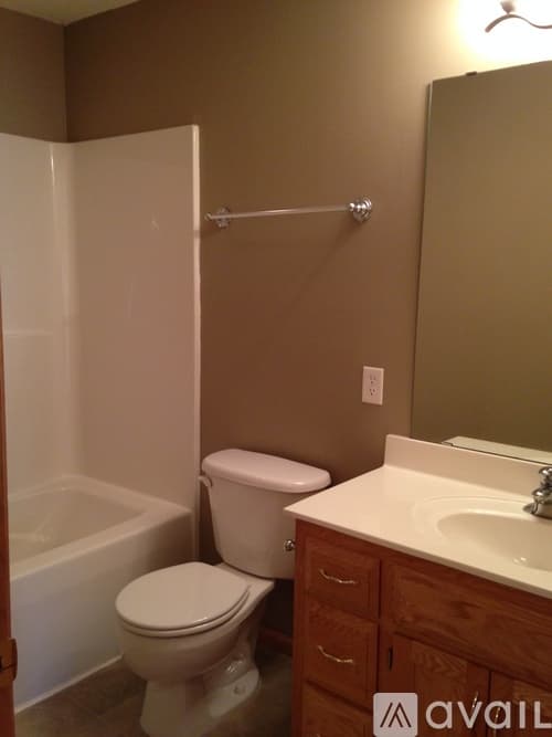 North Mankato Townhome: 2106 Linden Trail