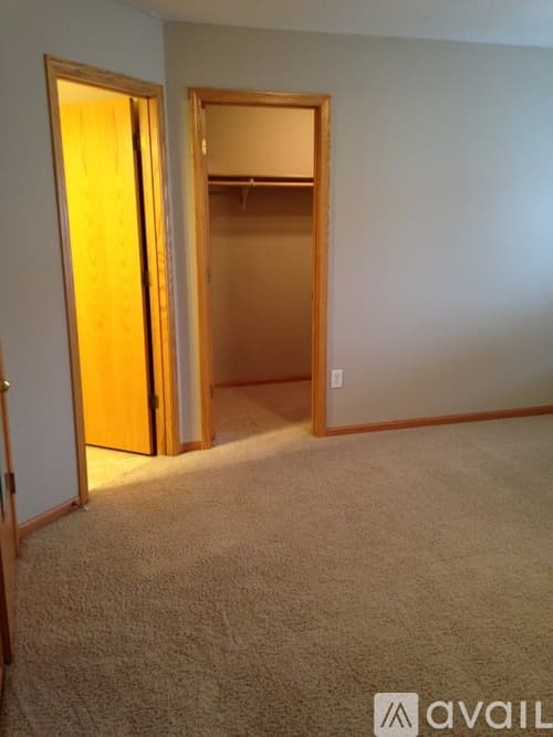 North Mankato Townhome: 2106 Linden Trail