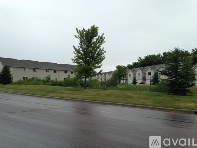 North Mankato Townhome: 2106 Linden Trail