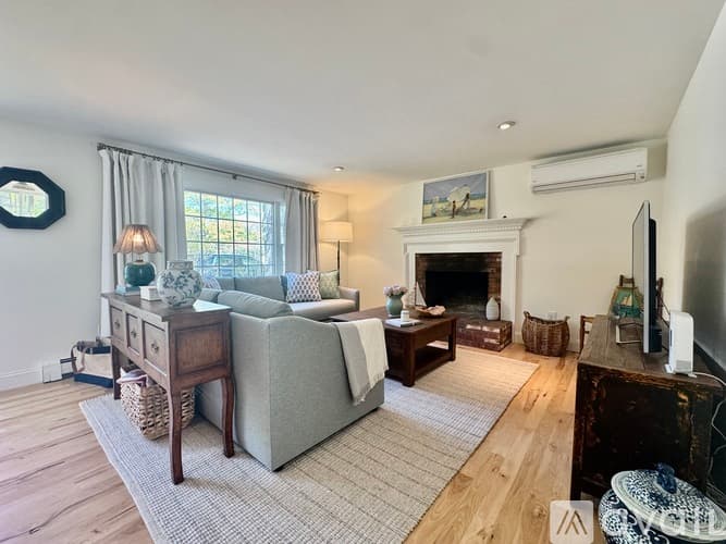 Brewster House: 5 Commons Way
