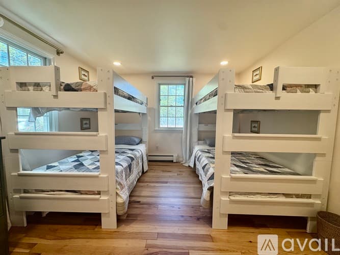 Brewster House: 5 Commons Way