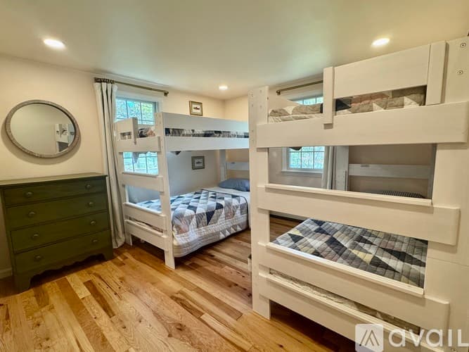 Brewster House: 5 Commons Way