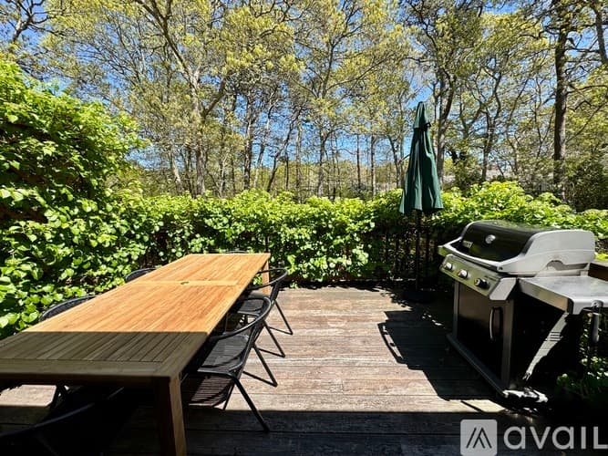 Brewster House: 5 Commons Way