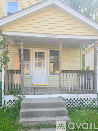 Chicopee Apartment: 27 Beverly Street