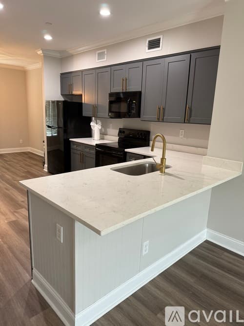 Thomasville Townhome: 100 110 Pine St