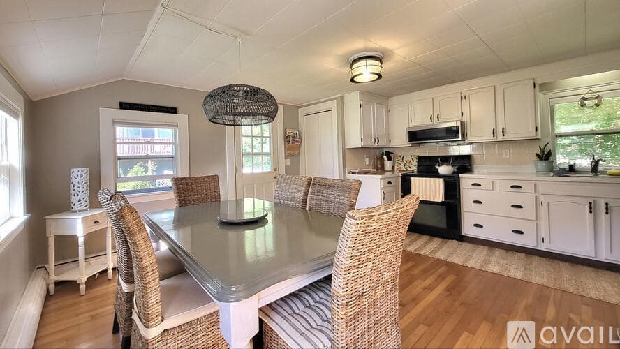 Wells House: 92 Bourne Ave