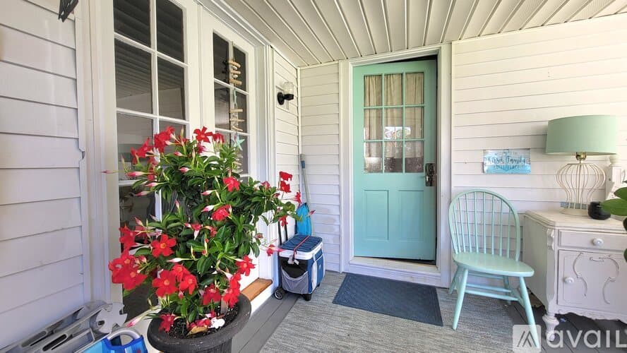 Wells House: 92 Bourne Ave