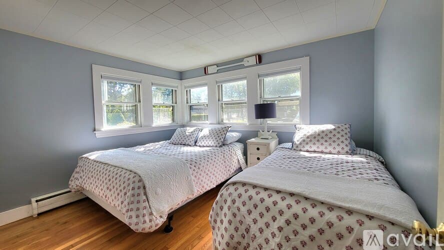 Wells House: 92 Bourne Ave