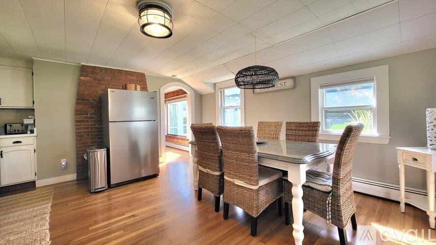 Wells House: 92 Bourne Ave
