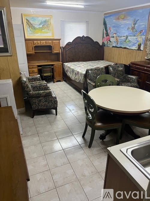 Coconut Creek House: 4000 NW 9th Ct