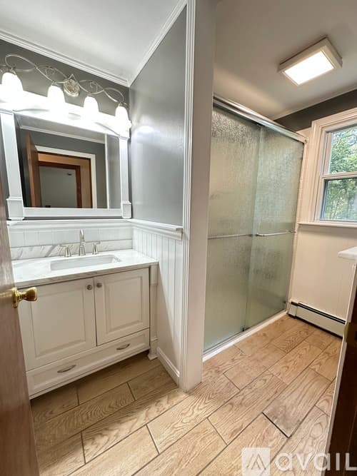 Salem Townhome: 14 Clare Lane