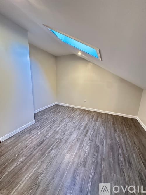 Salem Townhome: 14 Clare Lane