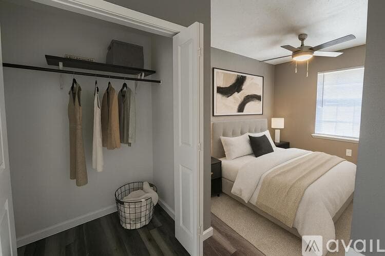 Fort Worth Apartment: 2508 Ridgmar Blvd