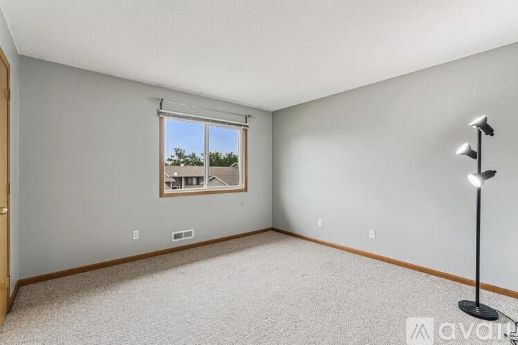 Eagan House: 3252 Dodd Lane