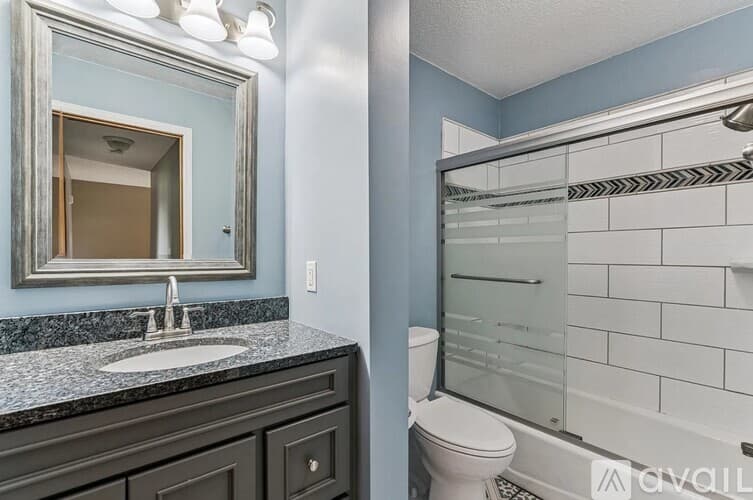 Eagan House: 3252 Dodd Lane