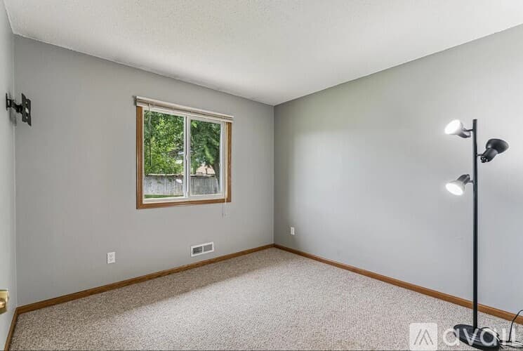 Eagan House: 3252 Dodd Lane