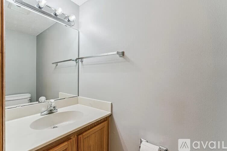 Eagan House: 3252 Dodd Lane