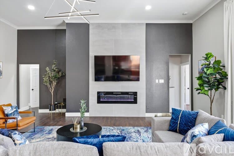 Haltom City House: 5709 Courtney Cir