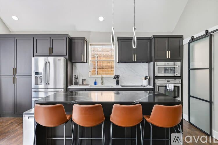 Haltom City House: 5709 Courtney Cir