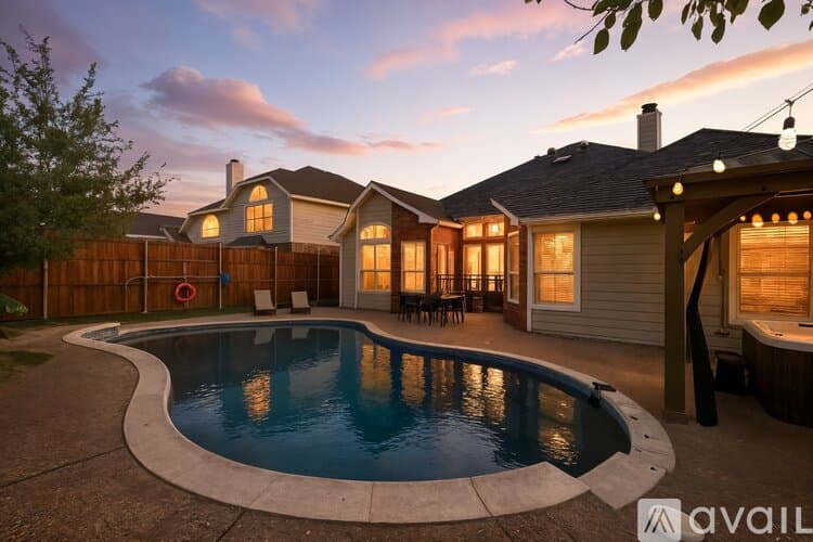 Haltom City House: 5709 Courtney Cir