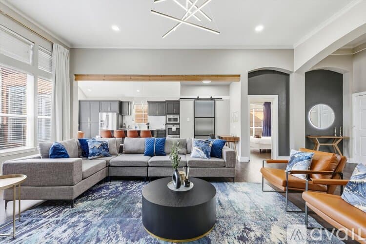 Haltom City House: 5709 Courtney Cir