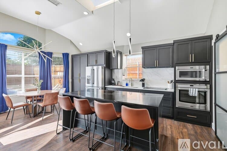 Haltom City House: 5709 Courtney Cir