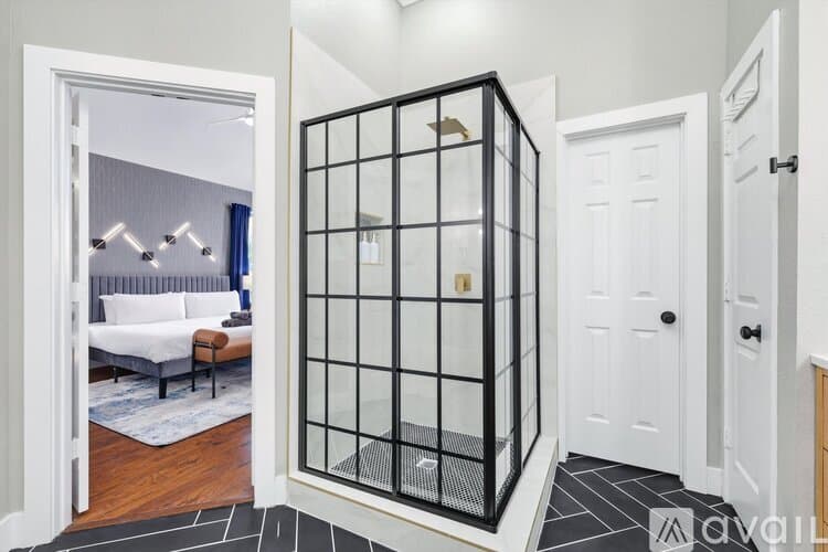 Haltom City House: 5709 Courtney Cir